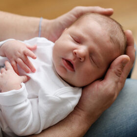 Newborn-Session-with-Whole-Family_COVER