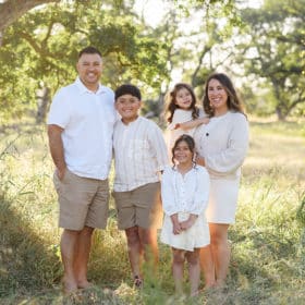 neutral clothing scheme for family portraits